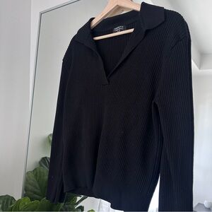 Brunette The Label Black V-Neck Ribbed Knit Black Sweater with Collar